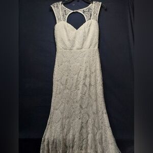Lulu's dress‎